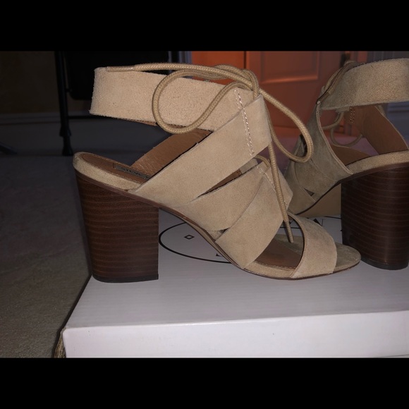 Sandals - Picture 8 of 8